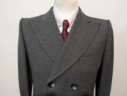 Légendaire costume croisé gris en flanelle lourde