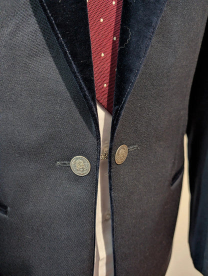 Élégant costume autrichien en laine