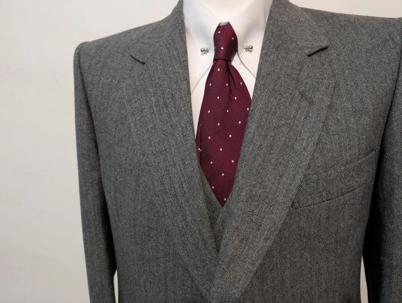 Redoutable costume 3 pièces a chevron en tweed