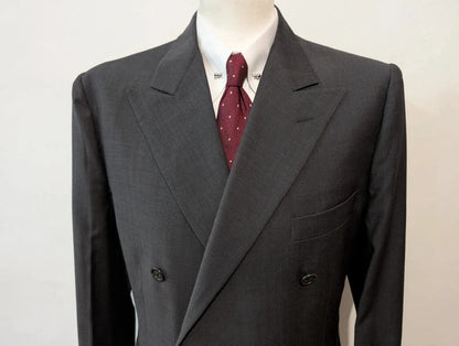 Légendaire costume croisé gris en laine