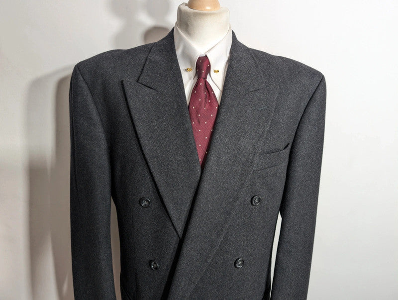 Sympathique costume croisé en flanelle lourde