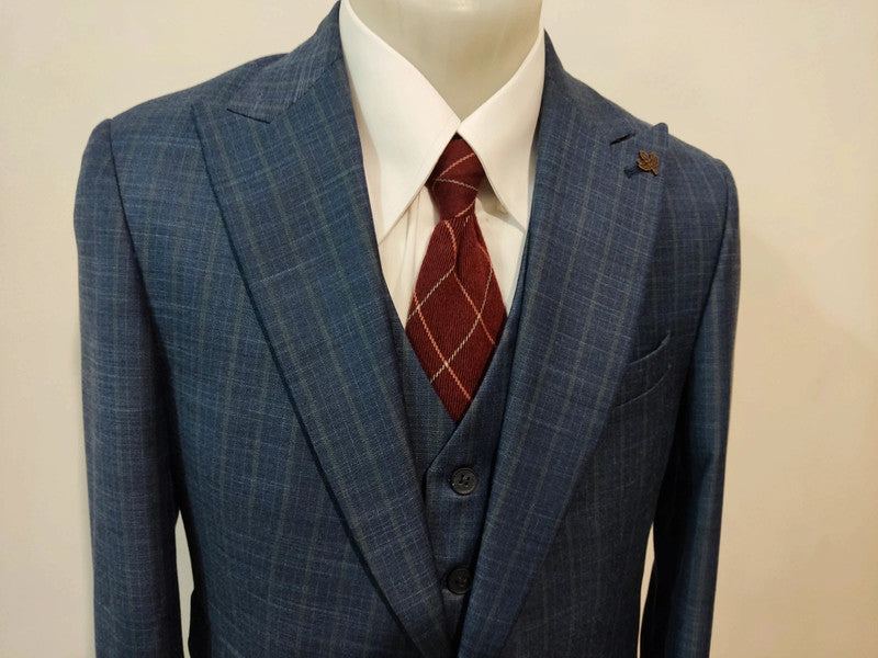 Amazing 3 piece wool suit