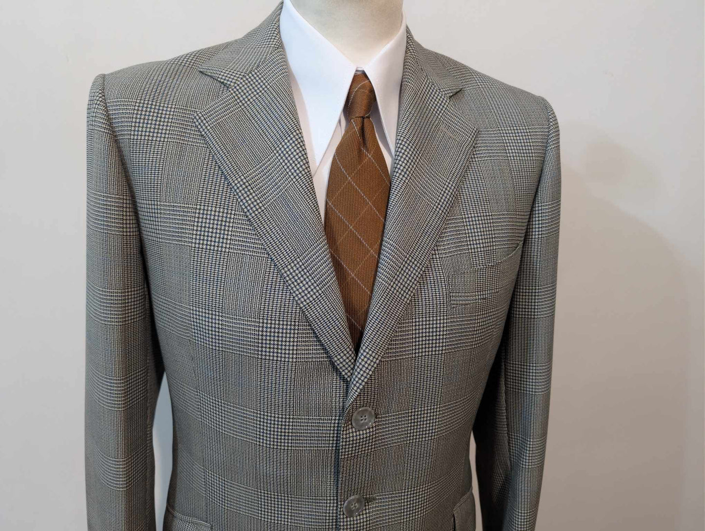 Excellent costume bespoke français