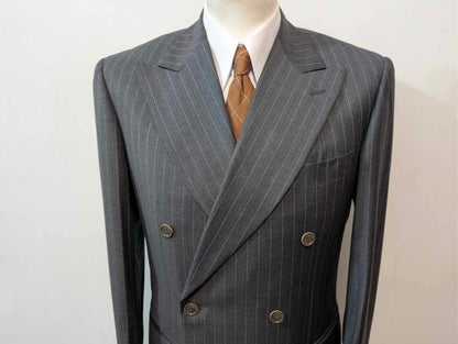 Legendärer zweireihiger Nadelstreifenanzug aus Wolle