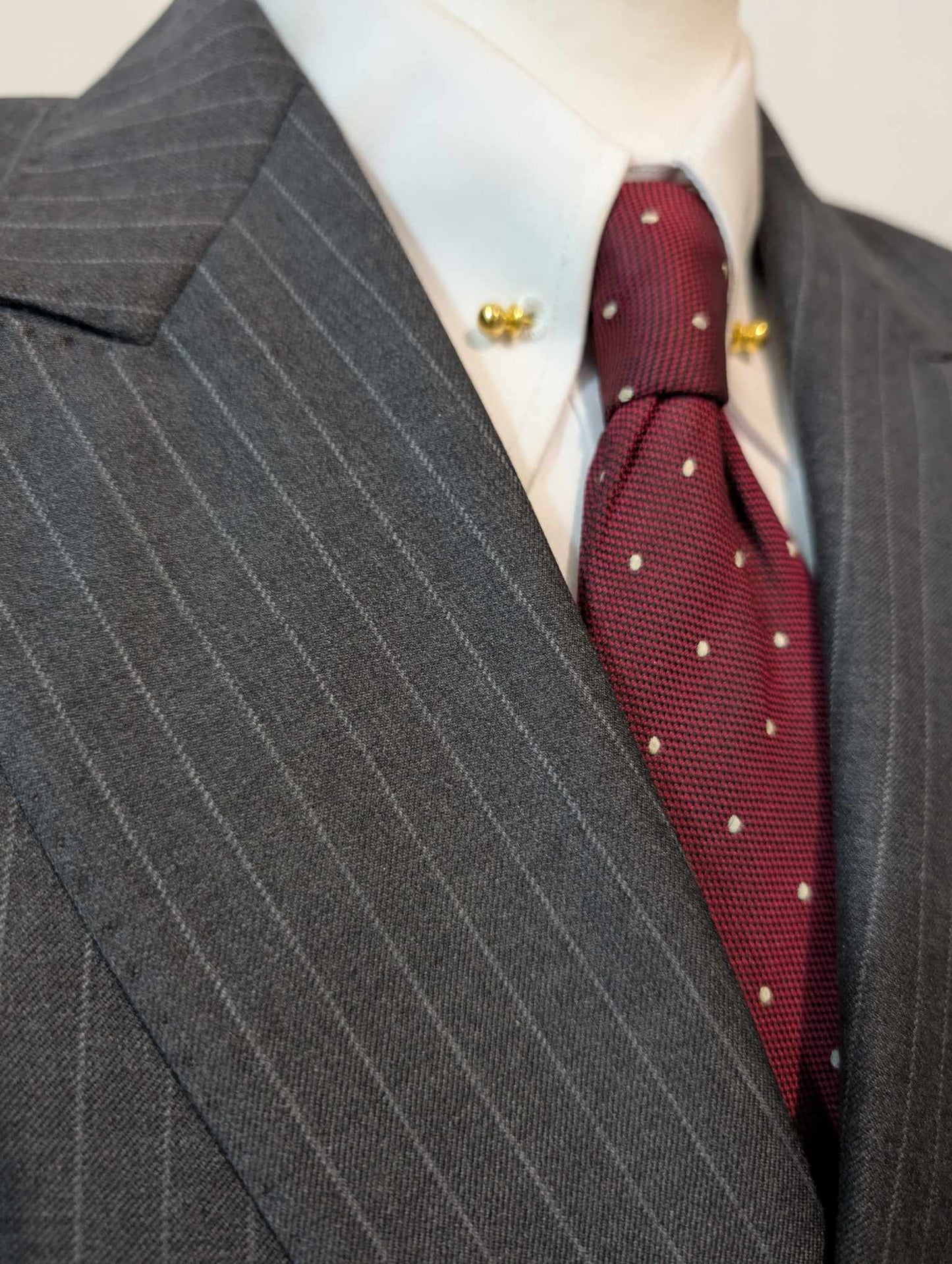 Terrifiant costume croisé pinstripe en laine