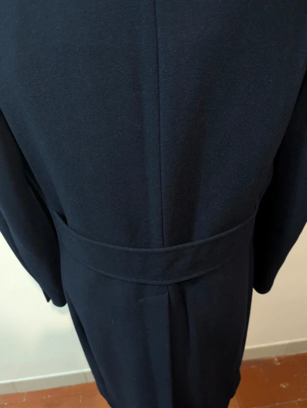 Eleganter, marineblauer, zweireihiger Wollmantel