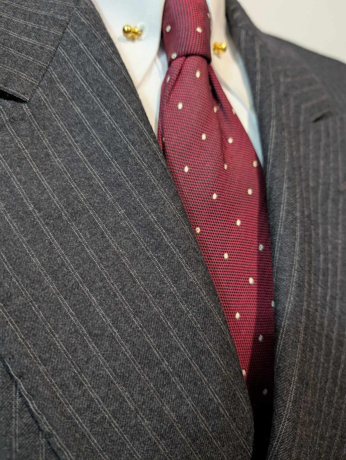 Incroyable costume croisé pinstripe en laine