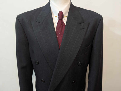 Magnifique costume croisé pinstripe en laine