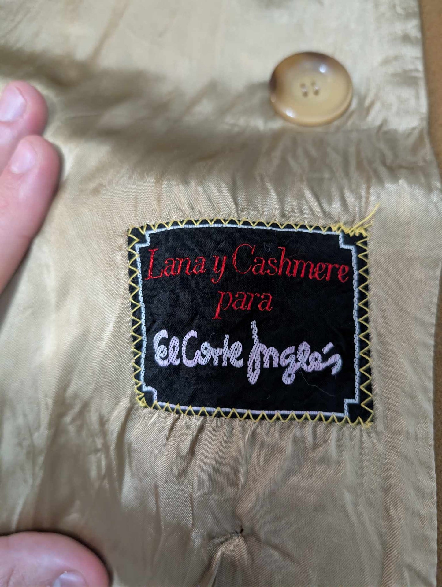 Lumineux manteau camel croisé en laine