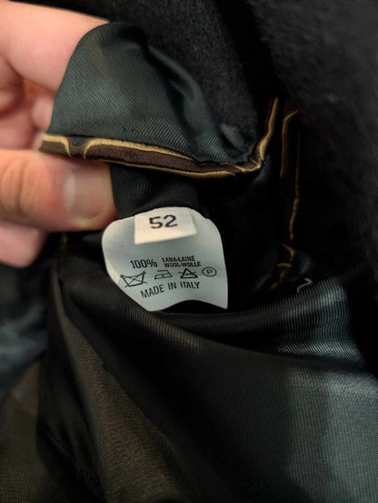 Original manteau croisé de couleur bleu marine nuit en laine