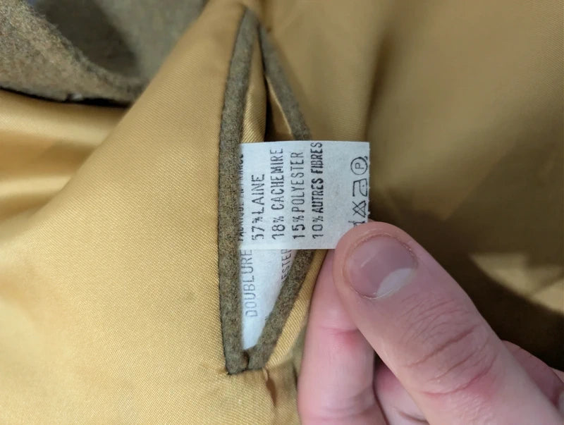 Schöne grüne Wolljacke