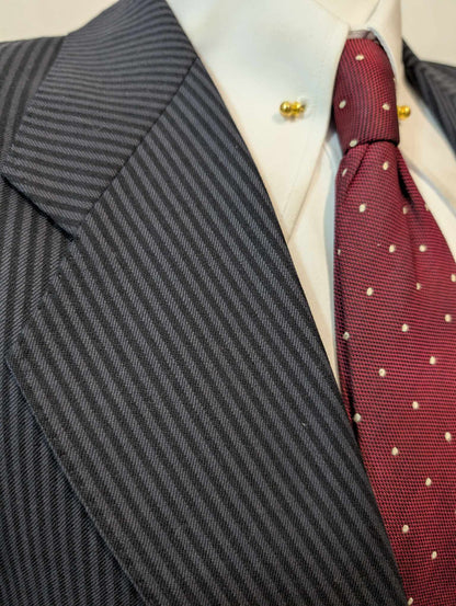 Redoutable costume bleu marine en laine