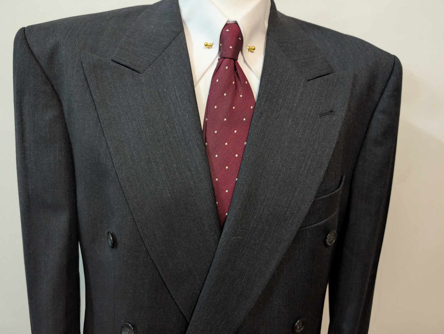 Classique costume croisé de couleurs gris en laine