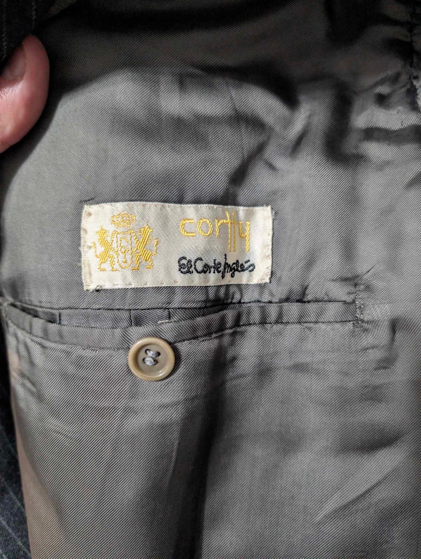 Legendärer zweireihiger Nadelstreifenanzug aus schwerem Flanell