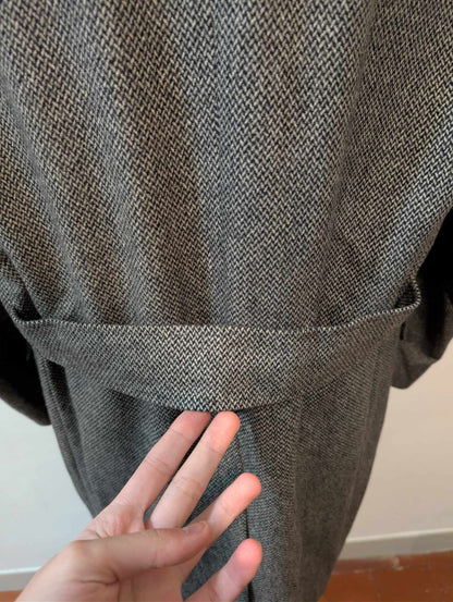 Géant manteau croisé de couleur gris en laine