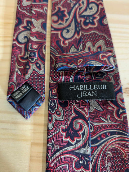 Cravate bordeaux à motif paisley en soie