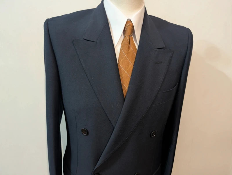 Wunderschöner marineblauer Zweireiheranzug aus Wolle