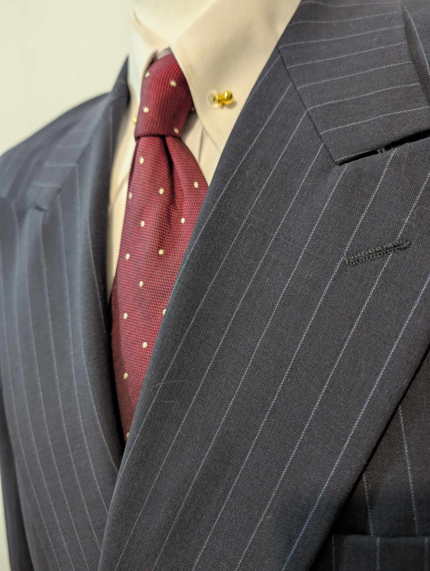 Exceptionnel costume croisé pinstripe en laine froide
