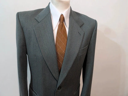 Fabelhafter grüner Anzug aus schwerem Flanell