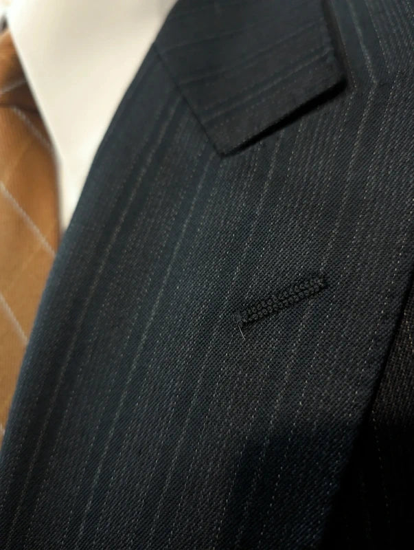 Génial costume croisé a rayure en laine