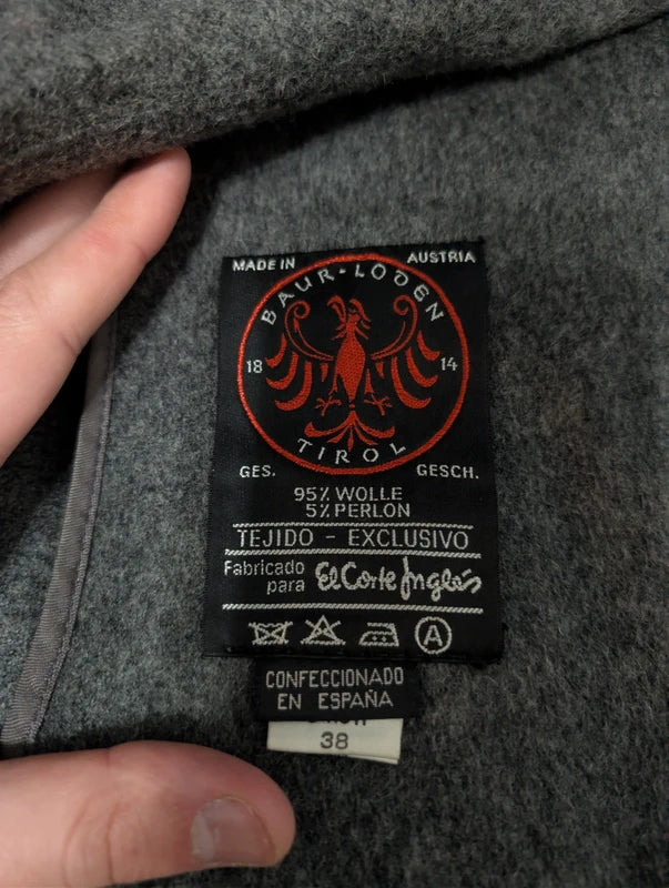 Hübscher grauer Lodenmantel für Damen