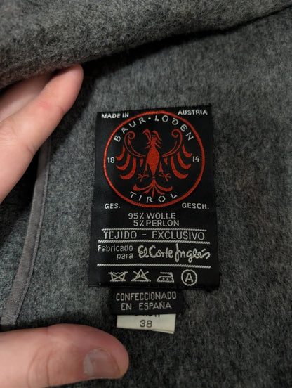 Hübscher grauer Lodenmantel für Damen