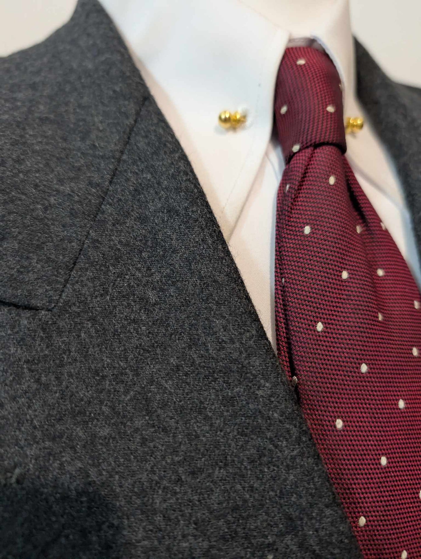 Incroyable costume croisé gris en flanelle lourde