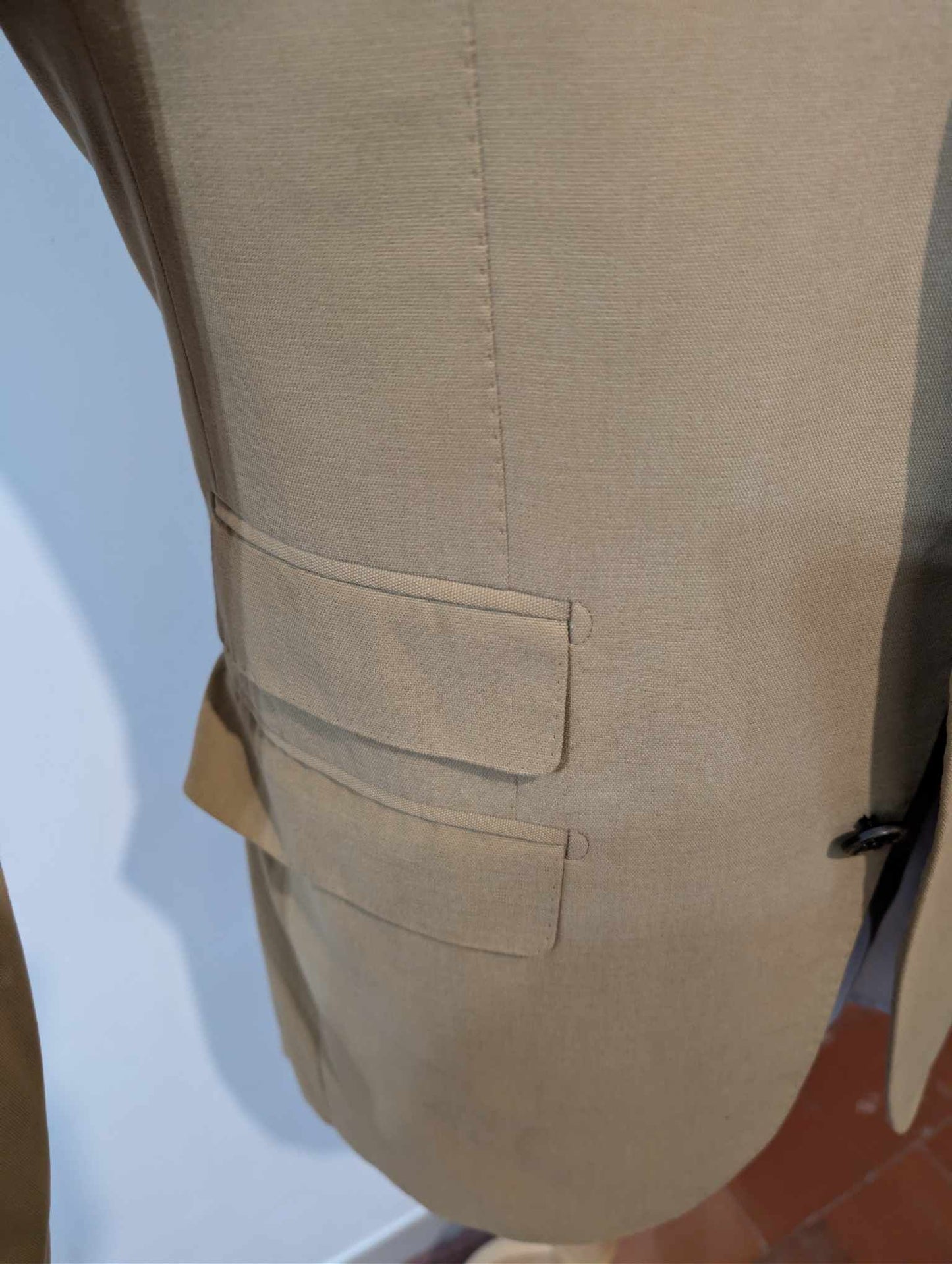 Sympathique veste de couleur marron beige en coton