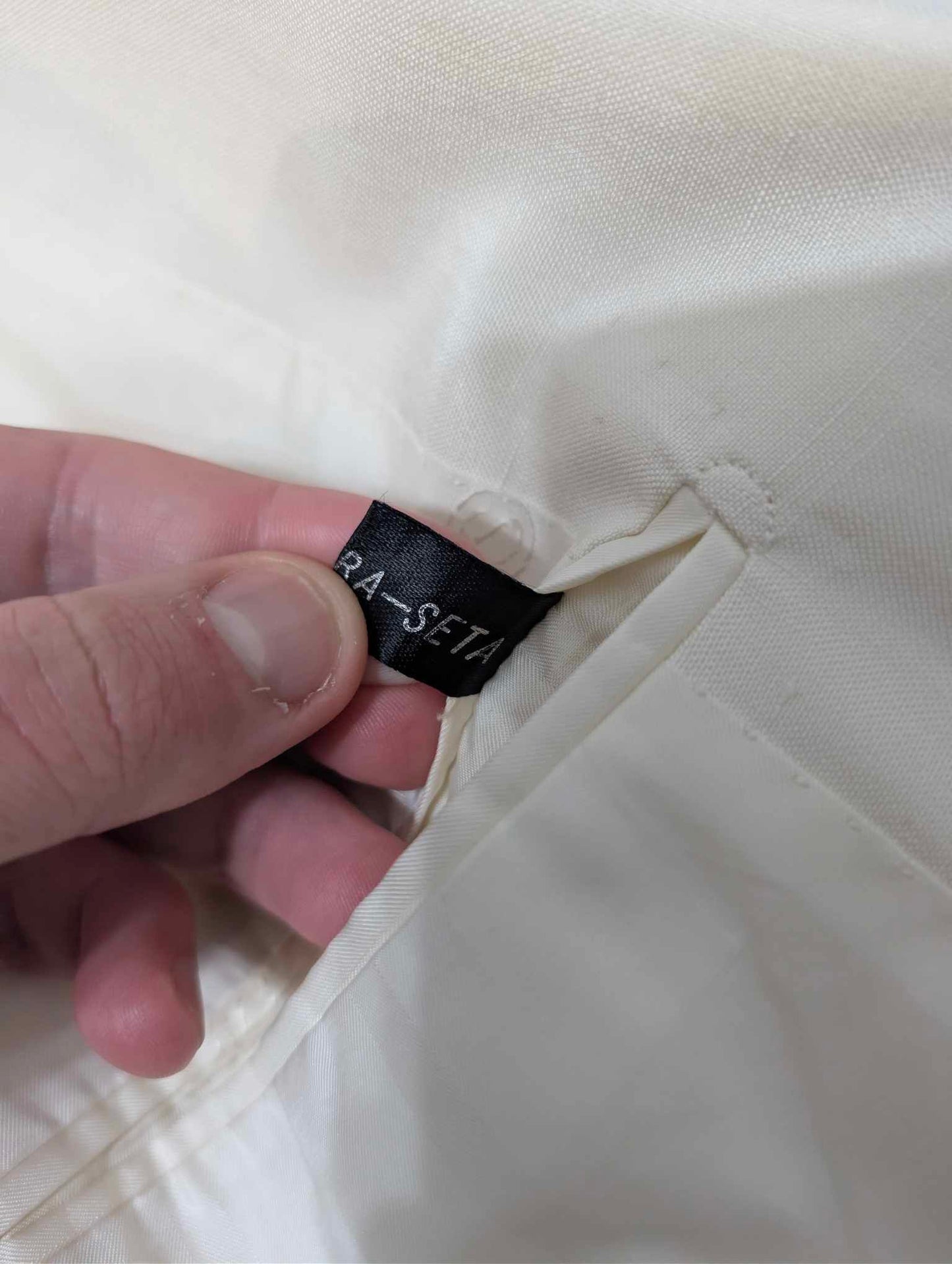 Angelique zweireihiger cremefarbener Seidenanzug