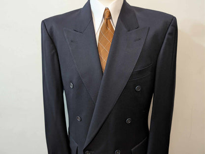 Magnifique costume croisé bleu marine