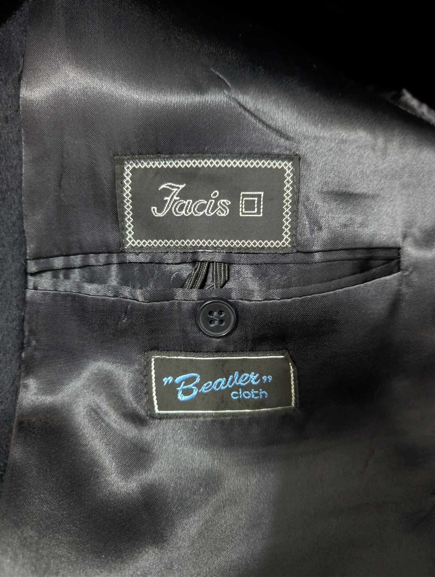 Classique manteau bleu marine en laine