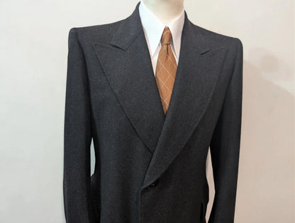 Wunderschöner grauer Wollmantel