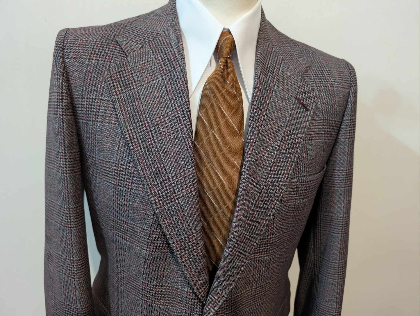 Fabuleux costume à carreaux en laine