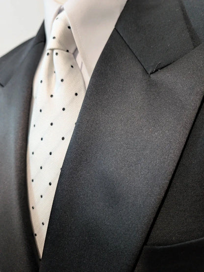 Klassischer zweireihiger Smokinganzug