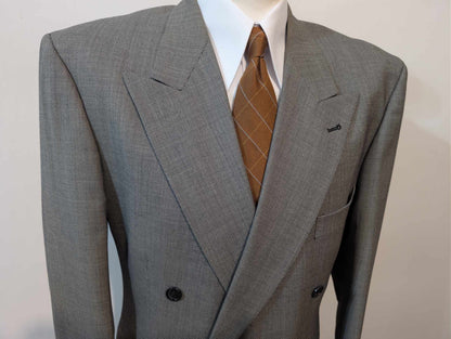 Élégant costume croisé en laine