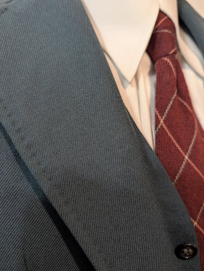 Prächtiger dreiteiliger marineblauer Wollanzug