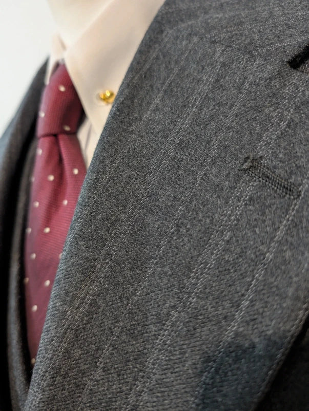 Spectaculaire costume 3 piece pinstripe en flanelle