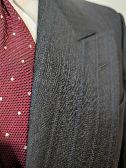 Méchant costume croisé pinstripe en laine