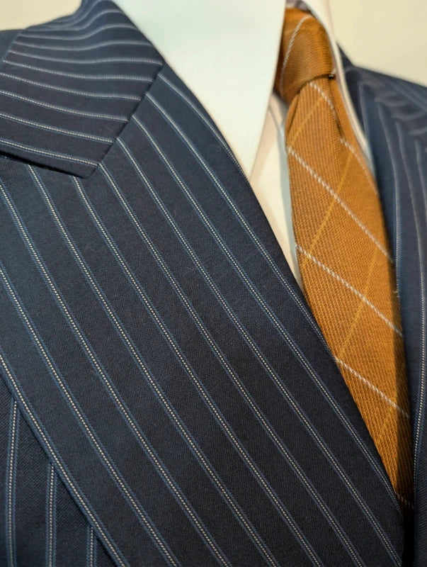 Extraordinaire costume croisé pinstripe en laine