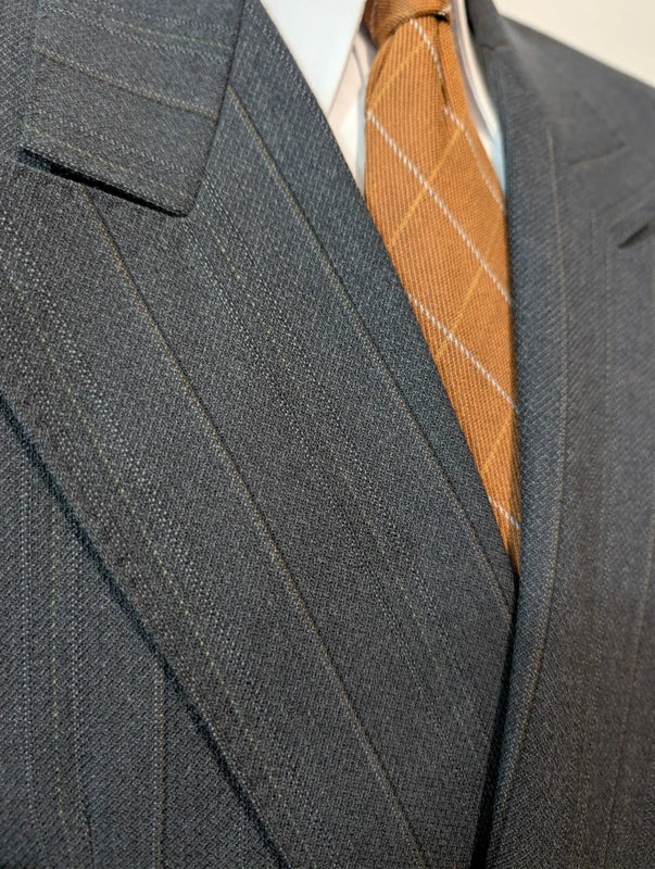 Prächtiger, zweireihiger, gestreifter Wollanzug