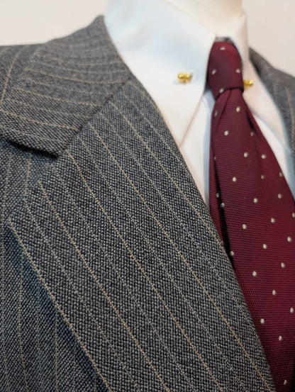 Gigantesque costume pinstripe bespoke