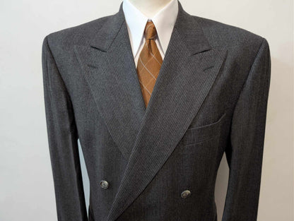 Légendaire costume croisé pinstripe en laine
