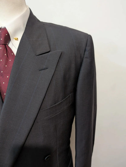 Élégant costume costume croisé pinstripe en laine froide
