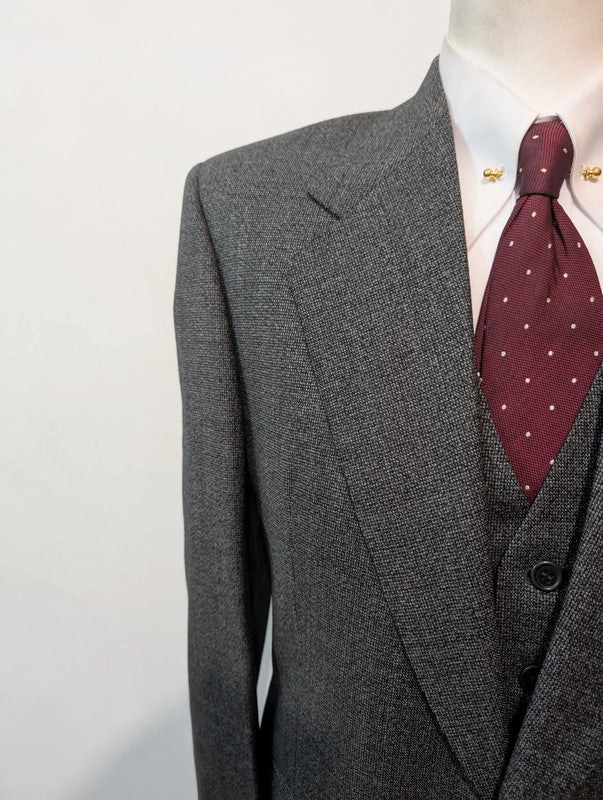Élégant costume 3 piece gris en laine