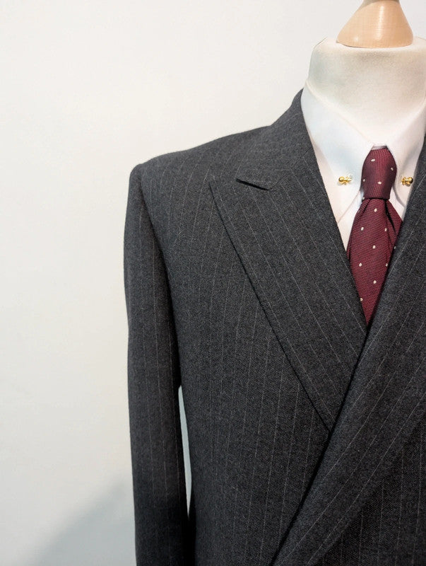 Magnifique costume croisé pinstripe en flanelle