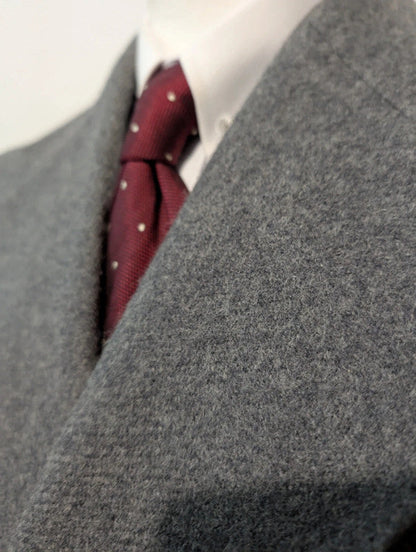 Exceptionnel manteau gris en tweed