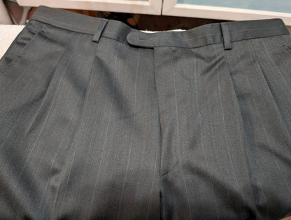 Méchant costume pinstripe en laine
