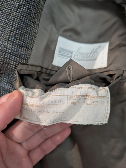Formidable costume gris à carreaux en flanelle