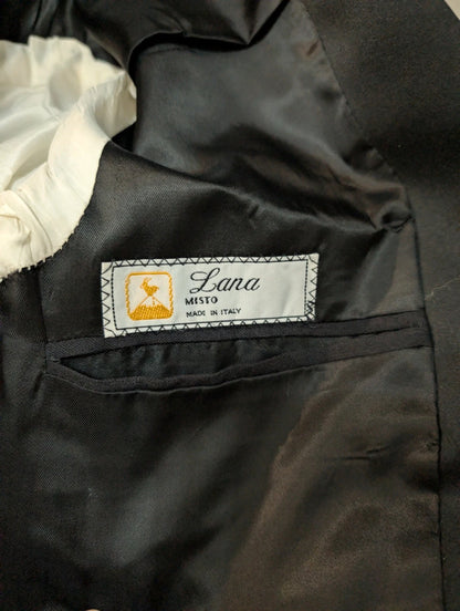 Gentil smoking noir en laine