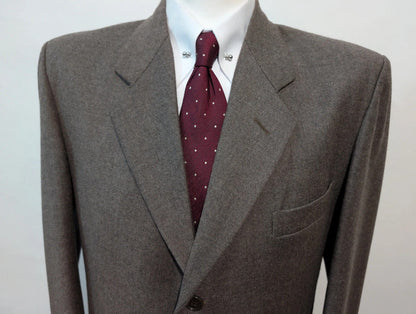 Élégant costume marron en flanelle